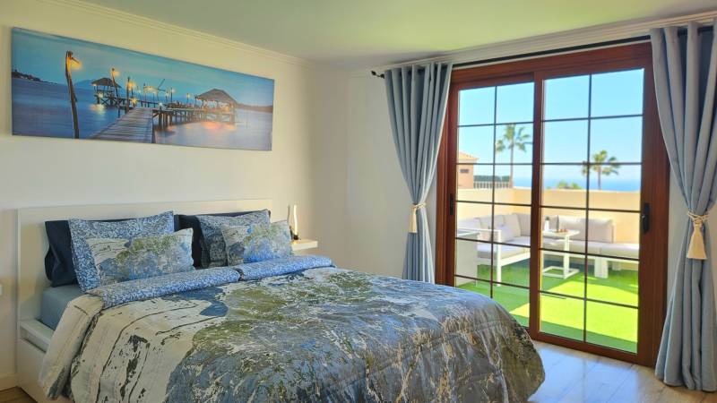 HERMOSO APARTAMENTO TOTALMENTE REFORMADO CON VISTA AL MAR COSTA ADEJE