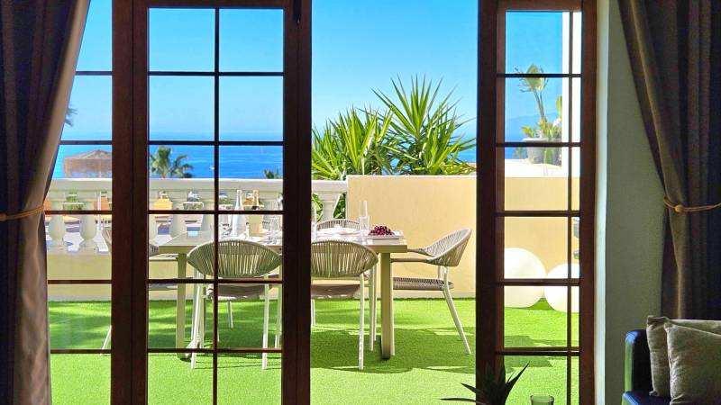 HERMOSO APARTAMENTO TOTALMENTE REFORMADO CON VISTA AL MAR COSTA ADEJE