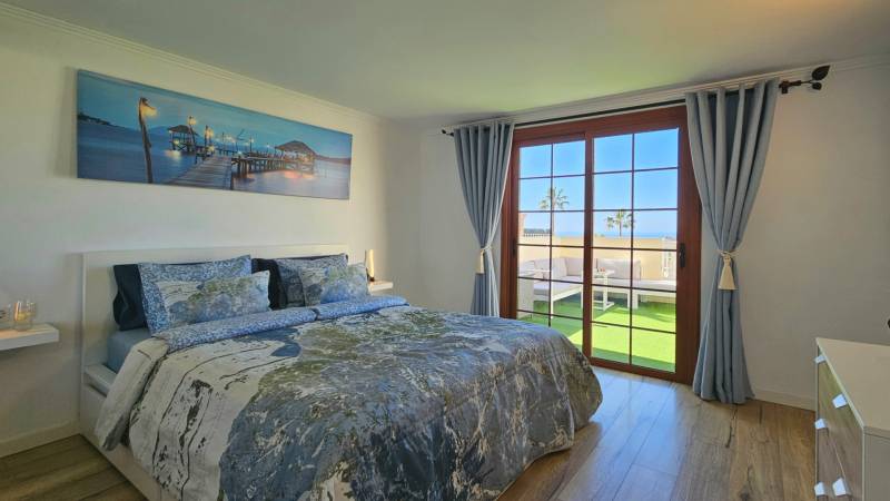 HERMOSO APARTAMENTO TOTALMENTE REFORMADO CON VISTA AL MAR COSTA ADEJE