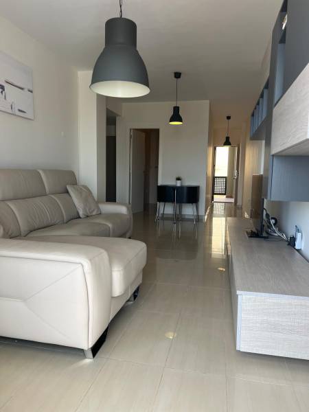 BONITO APARTAMENTO EN UNA EXCELENTE UBICACIÓN