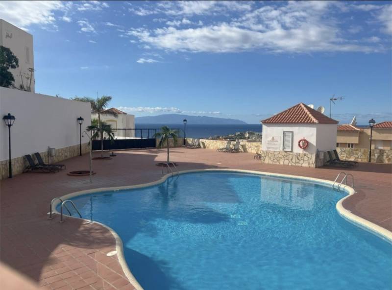 APARTAMENTO CON HERMOSA VISTA EN VENTA